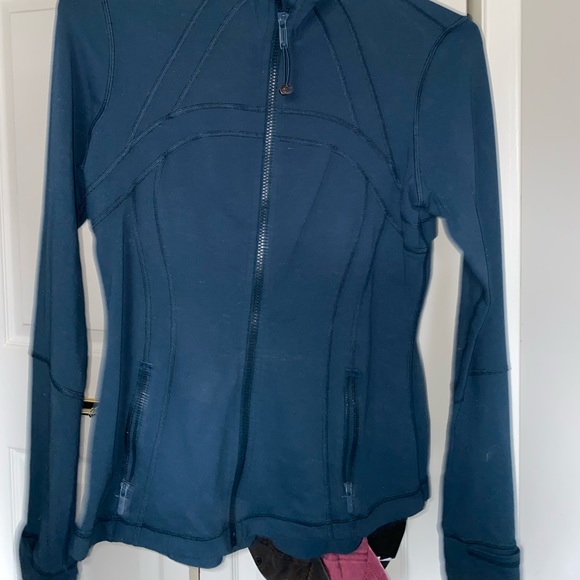 Size 8 Lululemon jacket - Picture 2 of 4